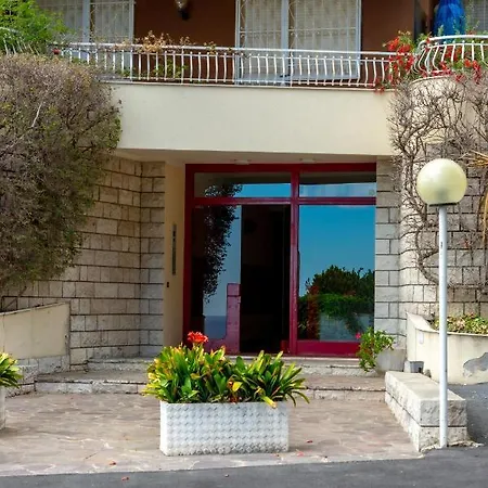 Apartment 168 - La Terrazza Sul Mare, Casa A 10 Minuti Da Spiaggia, Parcheggio Privato Gratis