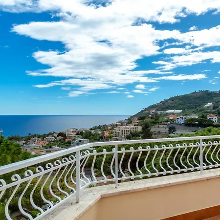 168 - La Terrazza Sul Mare, Casa A 10 Minuti Da Spiaggia, Parcheggio Privato Gratis Санремо
